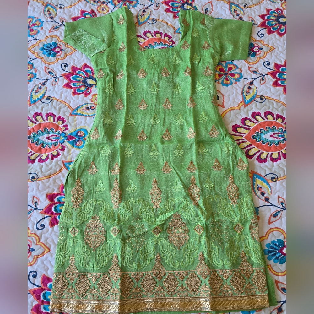 3 piece indian punjabi bollywood patiala salwar suit, with threadwork embroidery